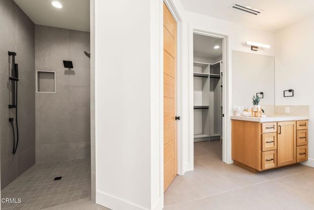 MLS #V1-33466 image #11