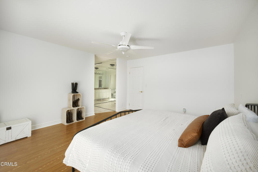 MLS #V1-33477 image #17