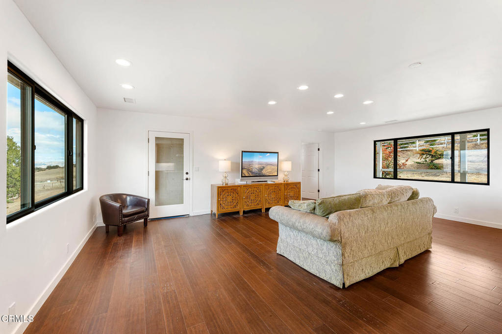 MLS #V1-33482 image #24