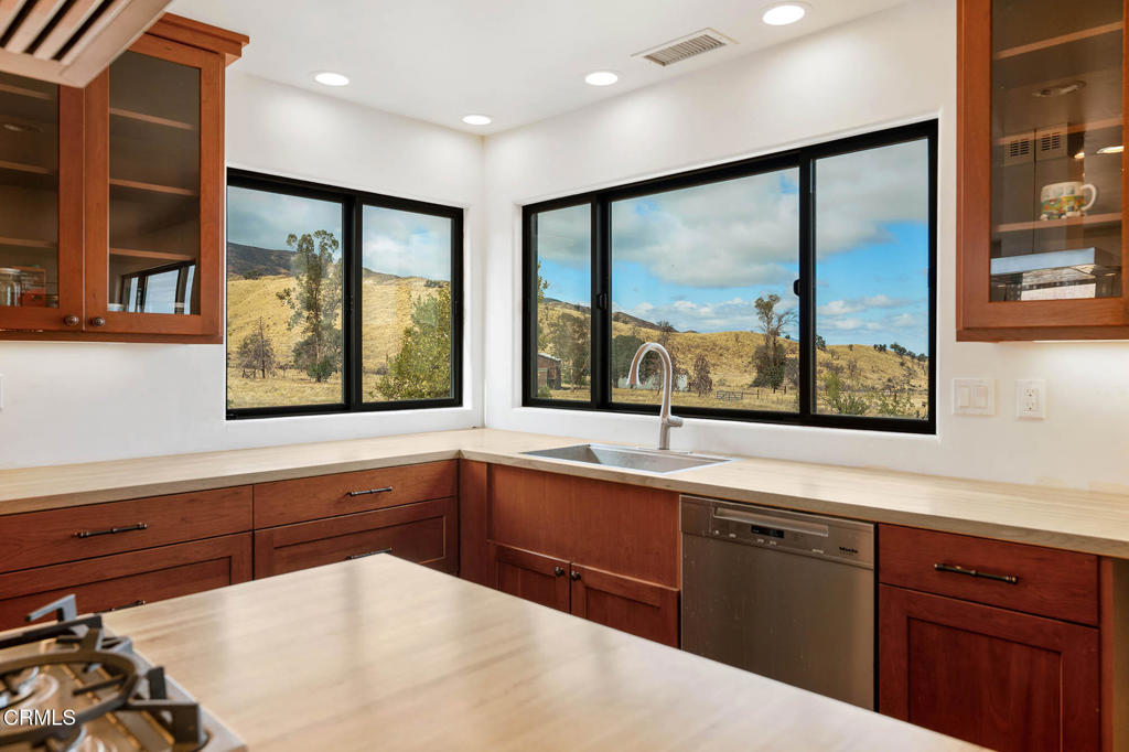 MLS #V1-33482 image #5