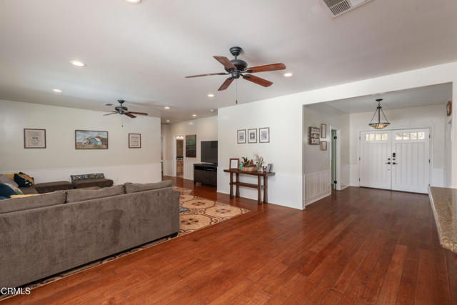 MLS #V1-33490 image #10