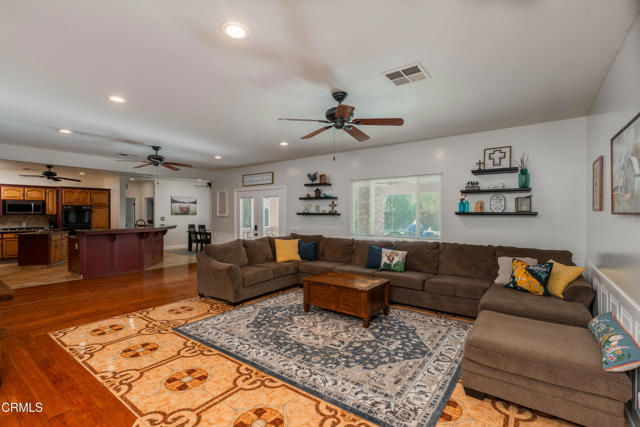 MLS #V1-33490 image #8