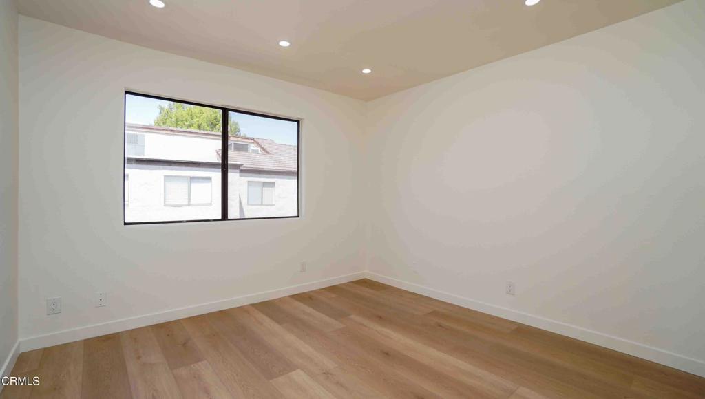 MLS #V1-33496 image #23