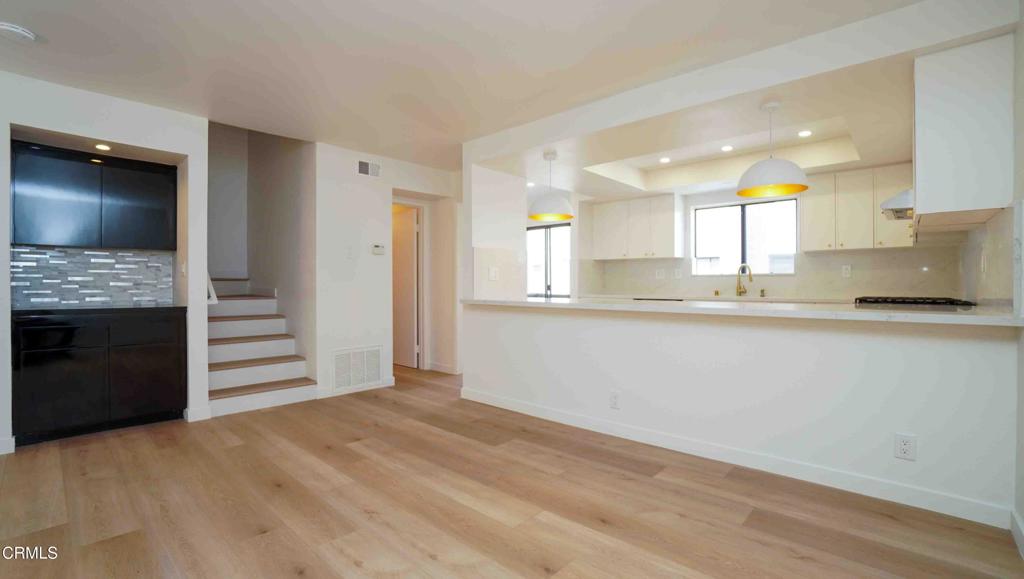 MLS #V1-33496 image #6