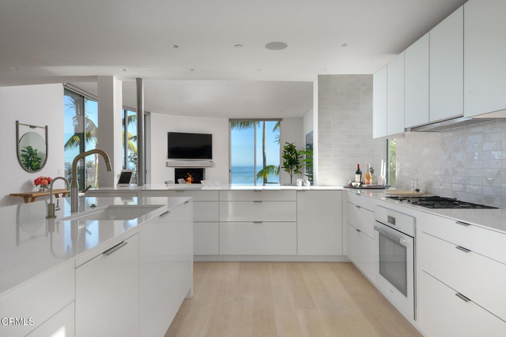 MLS #V1-33497 image #11