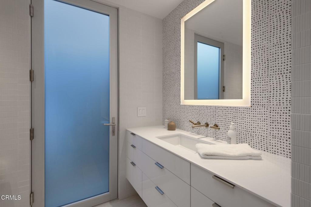 MLS #V1-33497 image #25