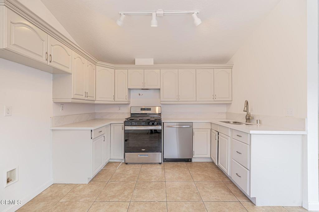 MLS #V1-33500 image #13