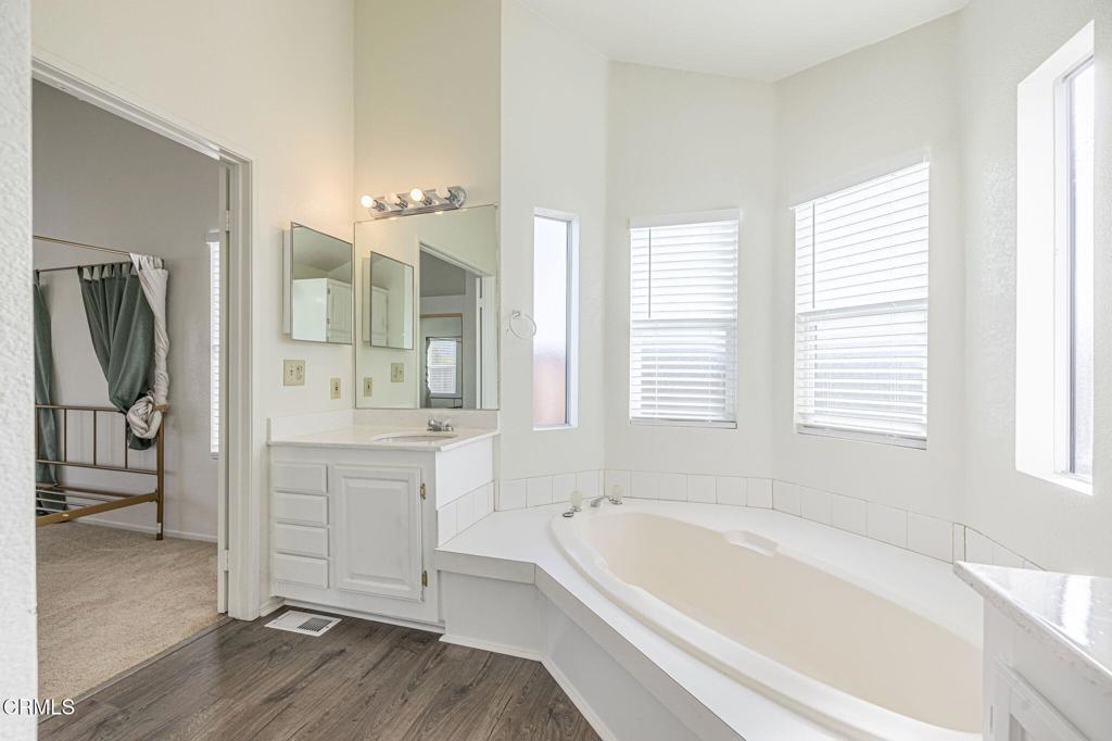 MLS #V1-33504 image #27