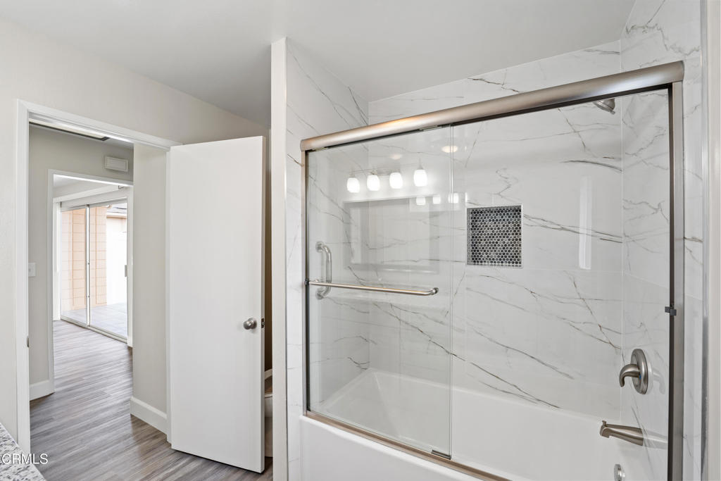 MLS #V1-33505 image #17