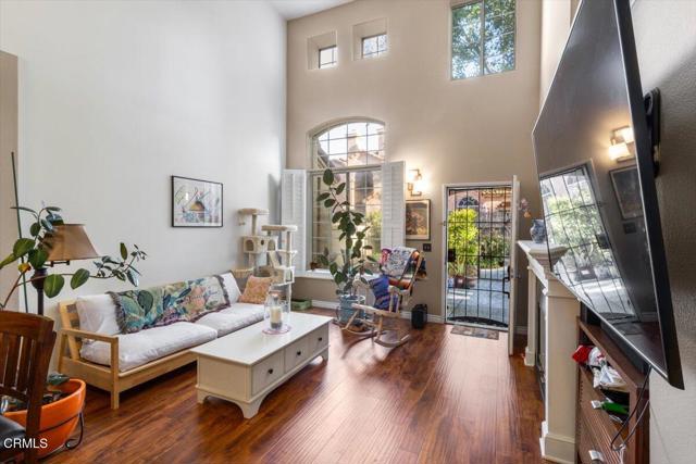 MLS #V1-33523 image #9