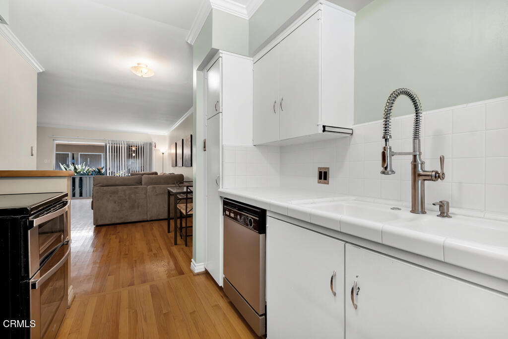 MLS #V1-33527 image #18