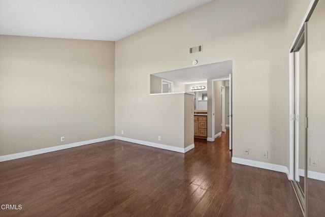 MLS #V1-33532 image #24