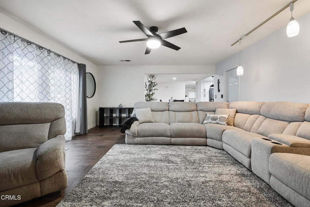 MLS #V1-33535 image #7