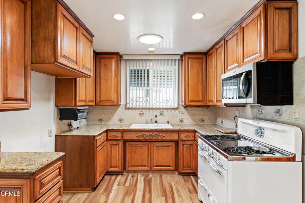 MLS #V1-33544 image #10