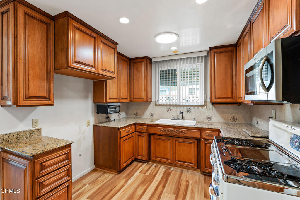 MLS #V1-33544 image #11