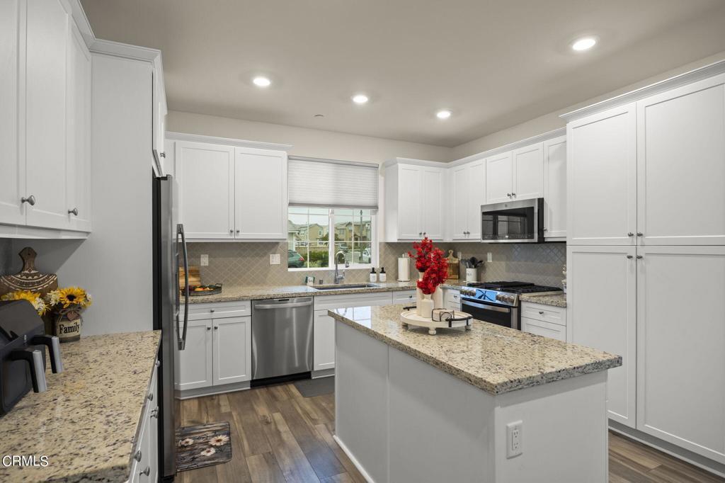 MLS #V1-33546 image #6