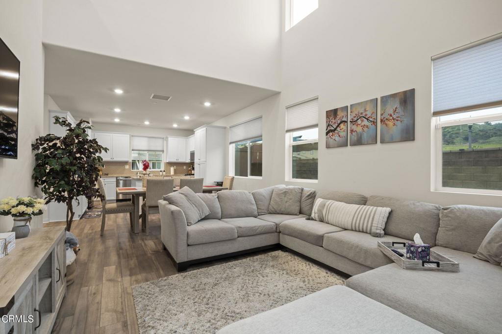 MLS #V1-33546 image #9