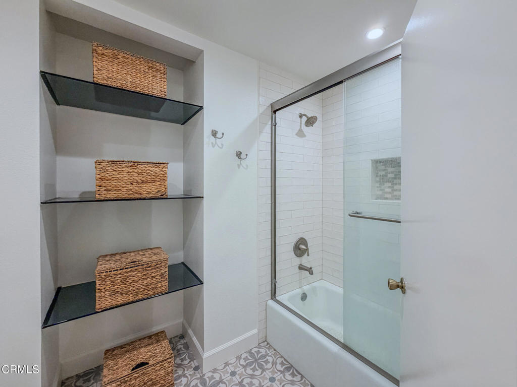 MLS #V1-33548 image #23