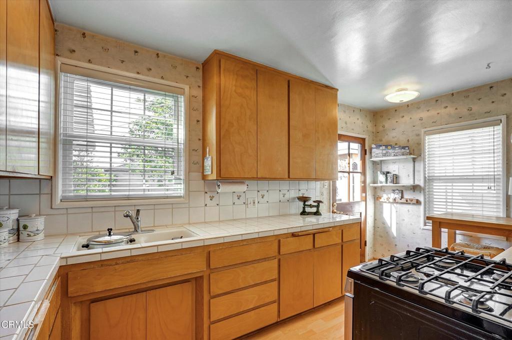 MLS #V1-33551 image #11