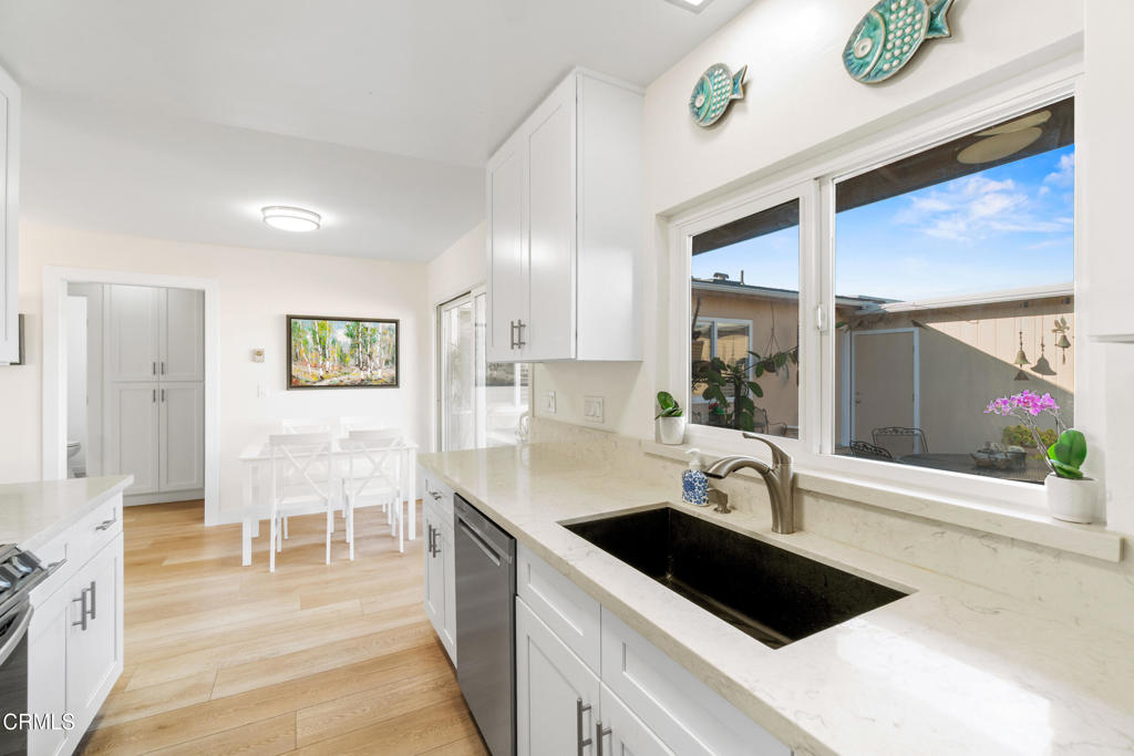 MLS #V1-33553 image #12