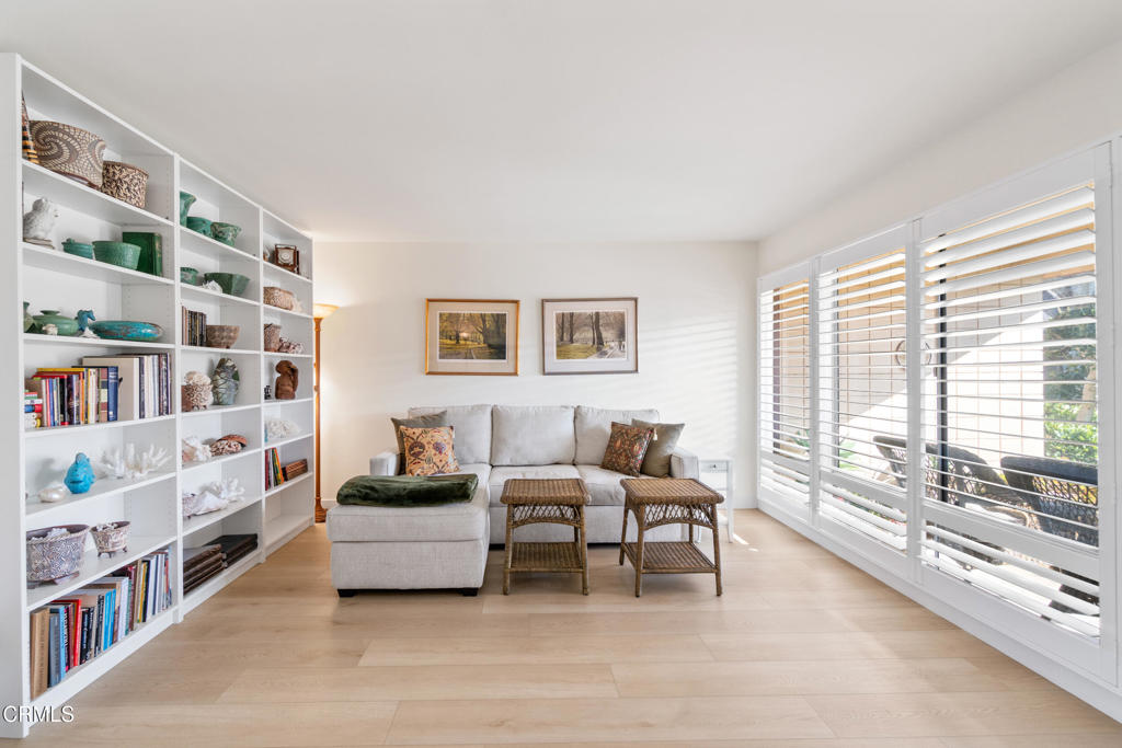 MLS #V1-33553 image #5