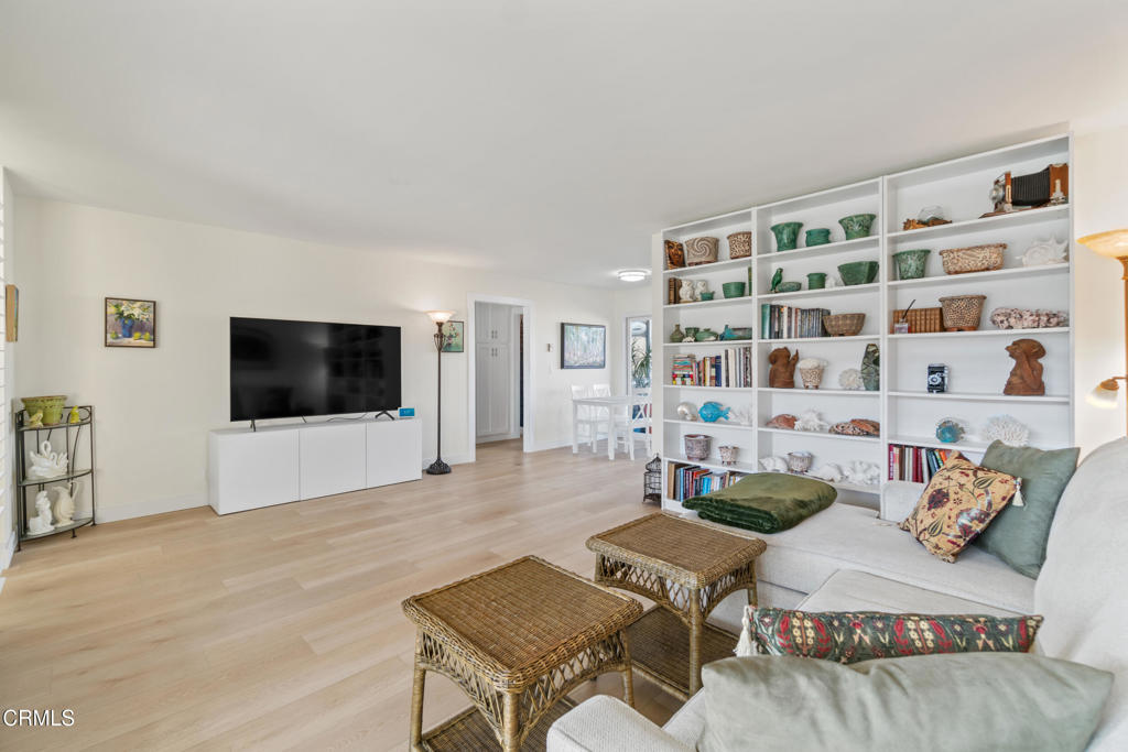 MLS #V1-33553 image #8