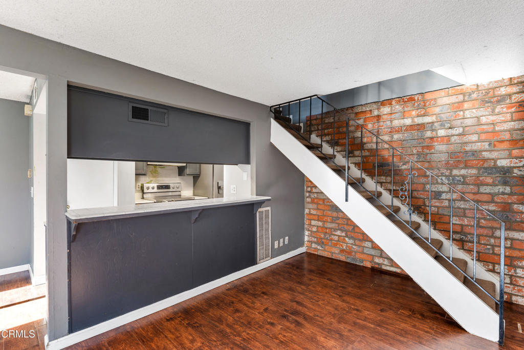 MLS #V1-33554 image #4