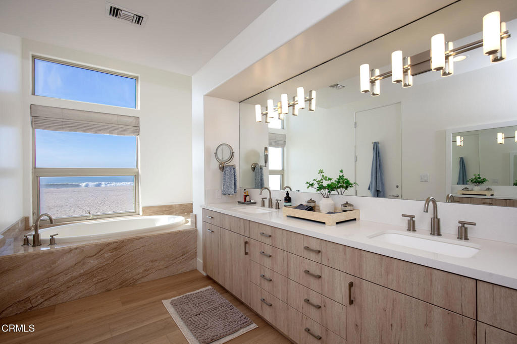 MLS #V1-33556 image #11