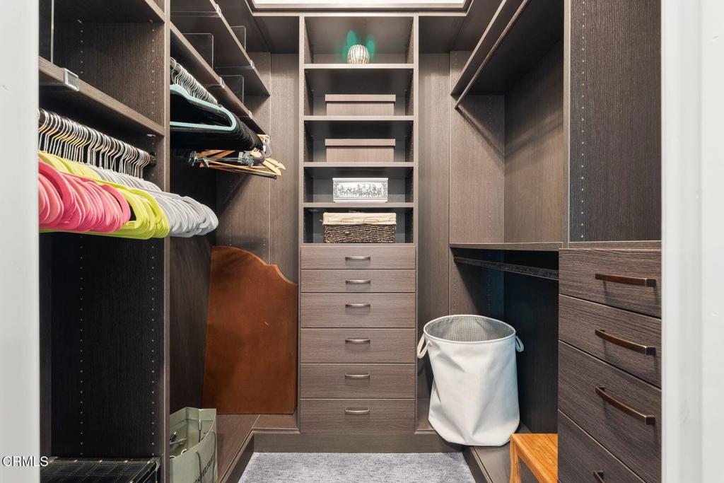 MLS #V1-33557 image #10