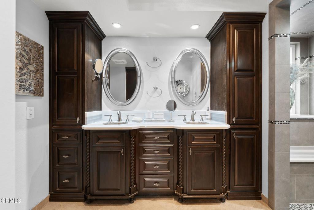 MLS #V1-33557 image #11