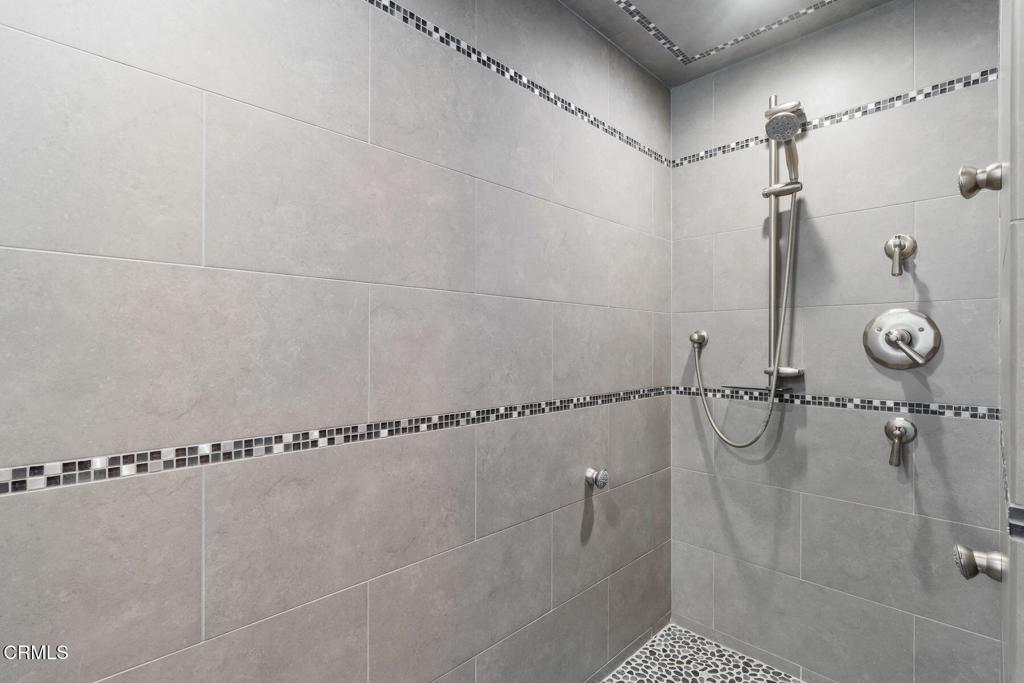 MLS #V1-33557 image #13