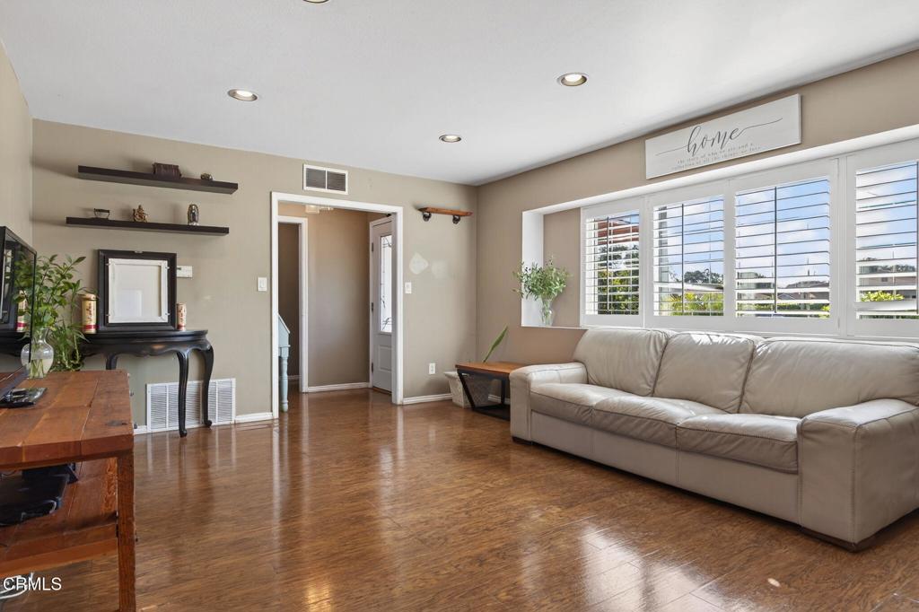 MLS #V1-33558 image #12