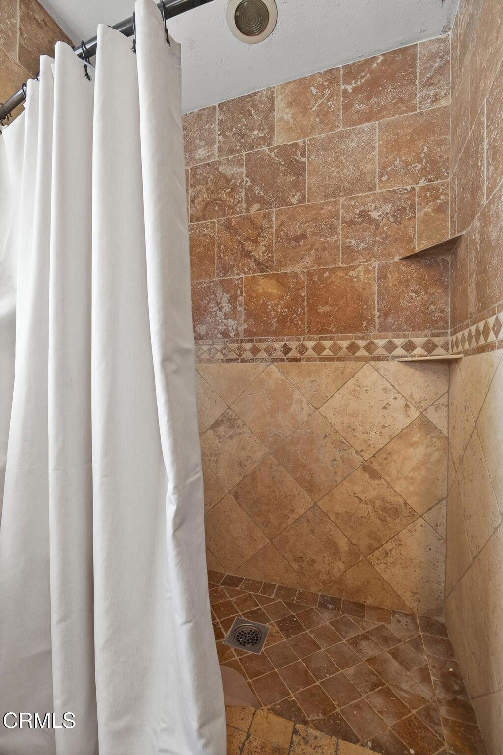 MLS #V1-33558 image #24