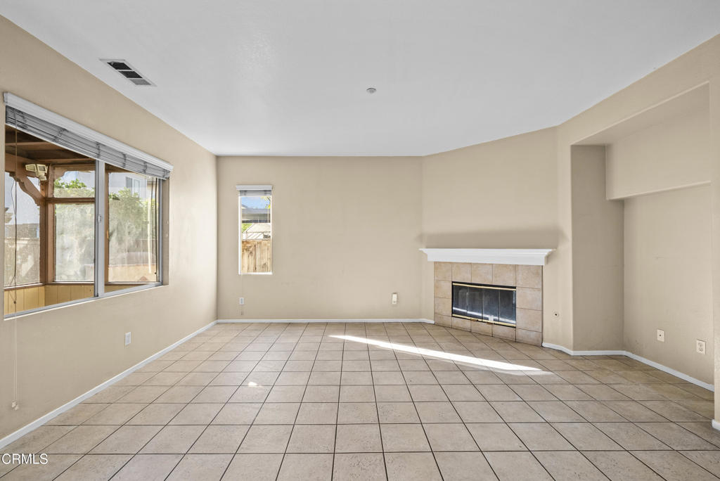 MLS #V1-33559 image #6