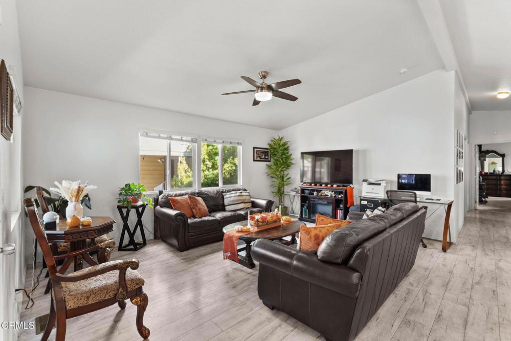 MLS #V1-33561 image #9