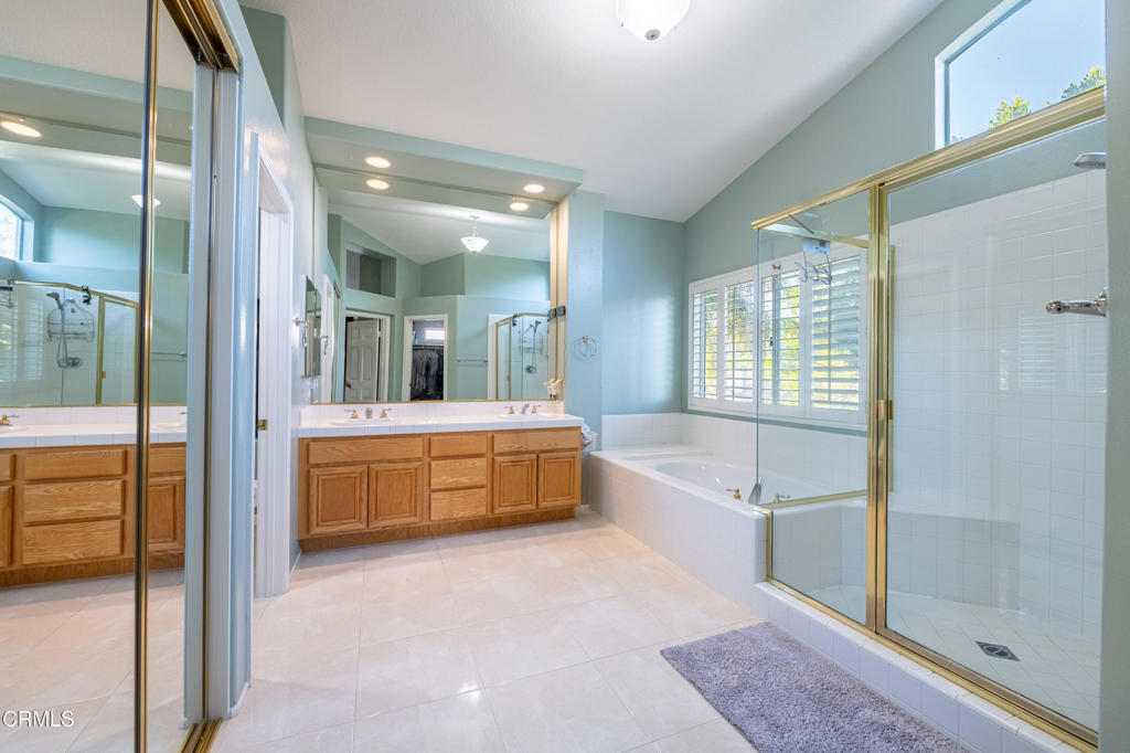 MLS #V1-33566 image #17