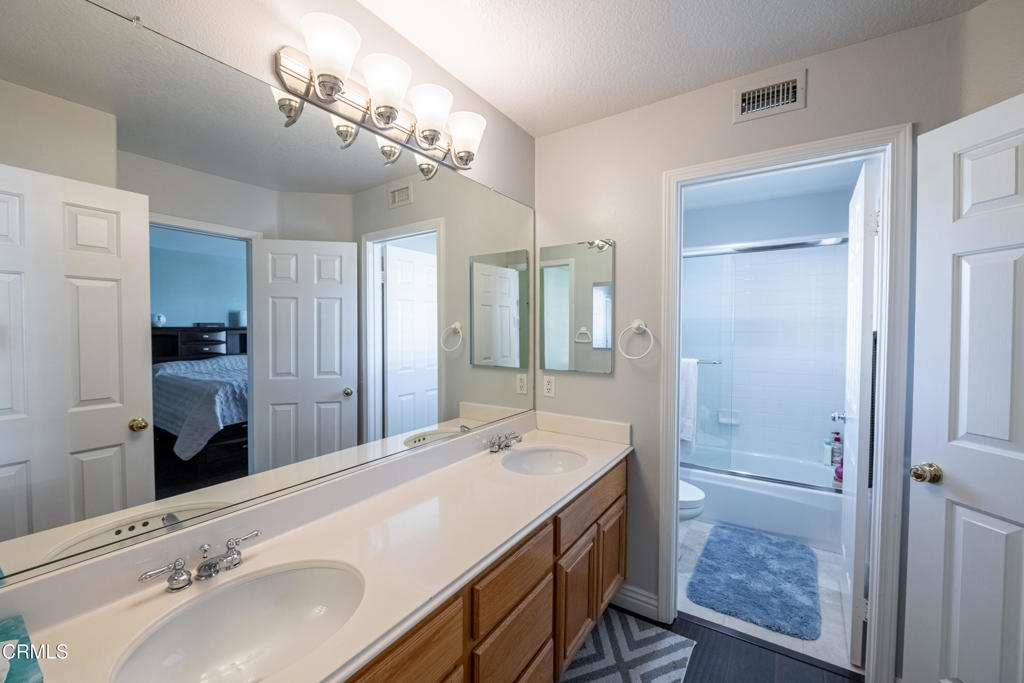 MLS #V1-33566 image #20