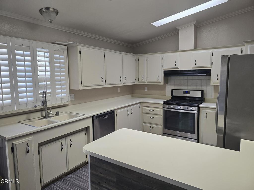 MLS #V1-33569 image #10