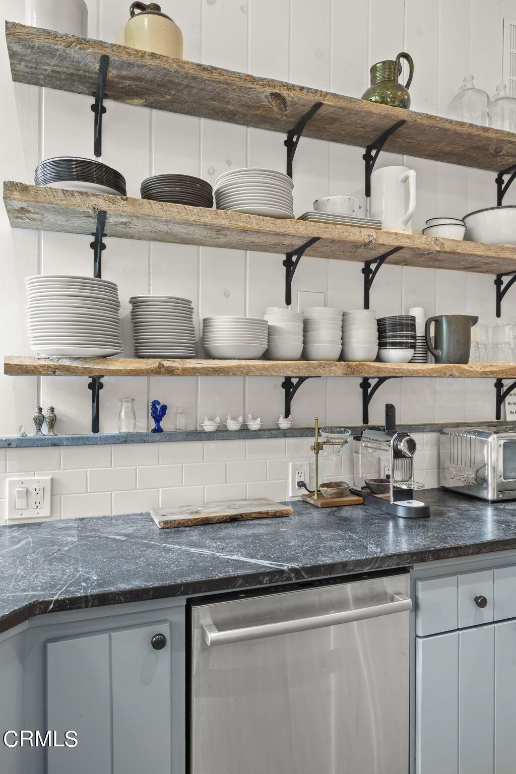 MLS #V1-33571 image #14