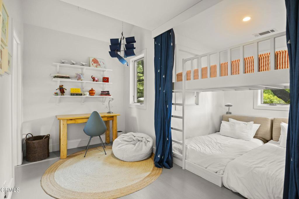 MLS #V1-33571 image #24