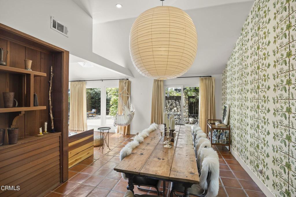 MLS #V1-33571 image #9