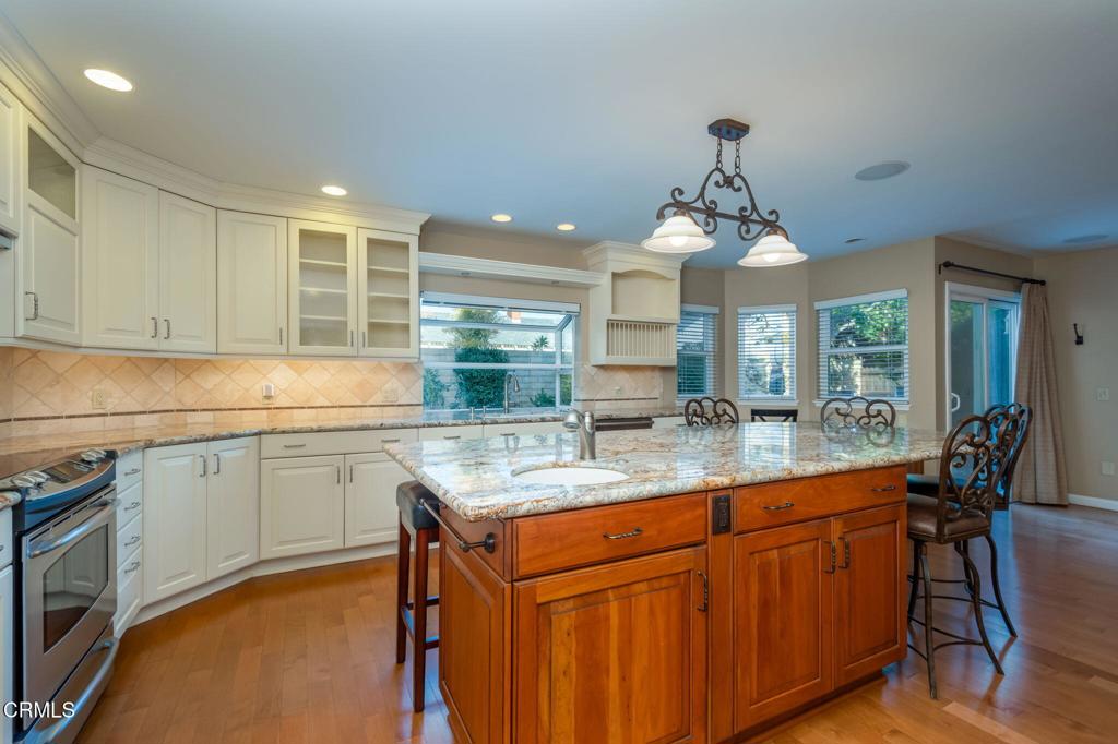 MLS #V1-33572 image #12