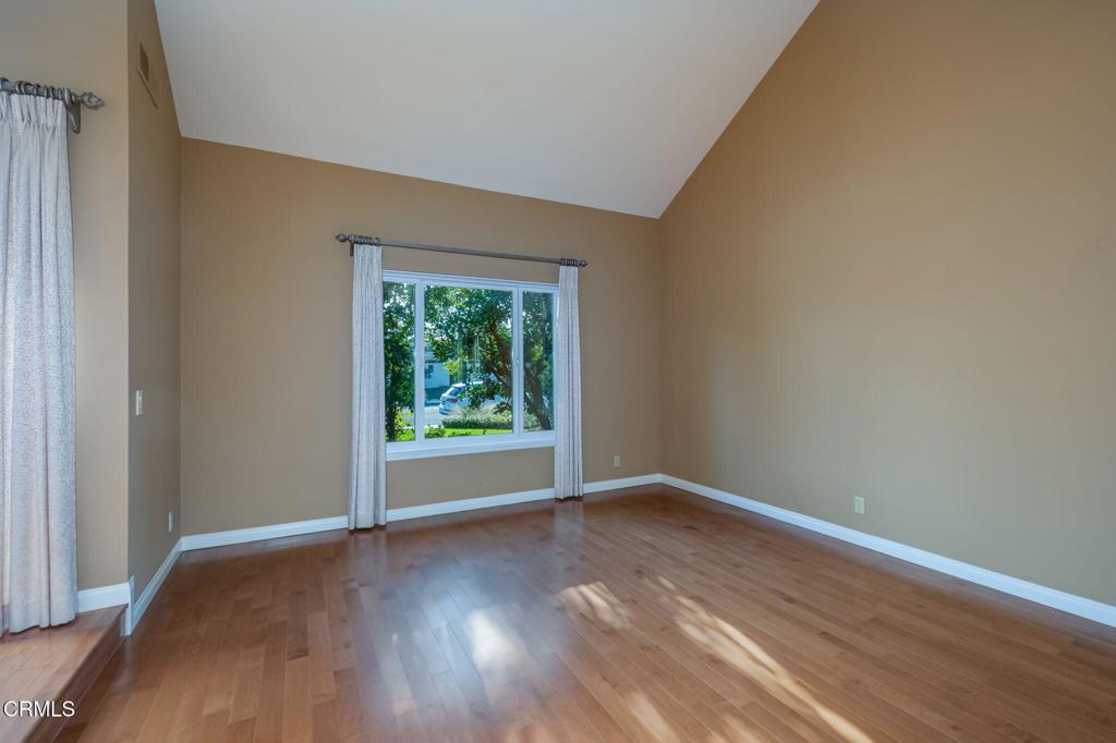 MLS #V1-33572 image #9