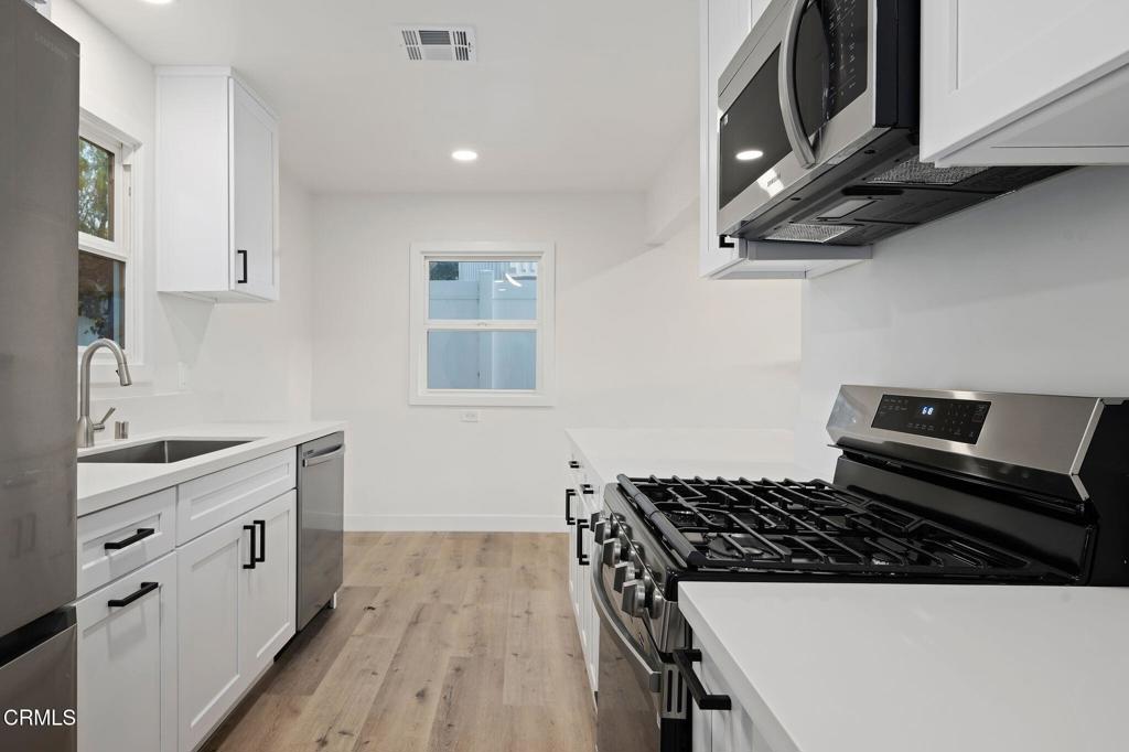 MLS #V1-33573 image #10