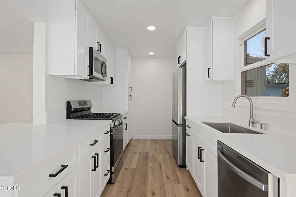 MLS #V1-33573 image #8