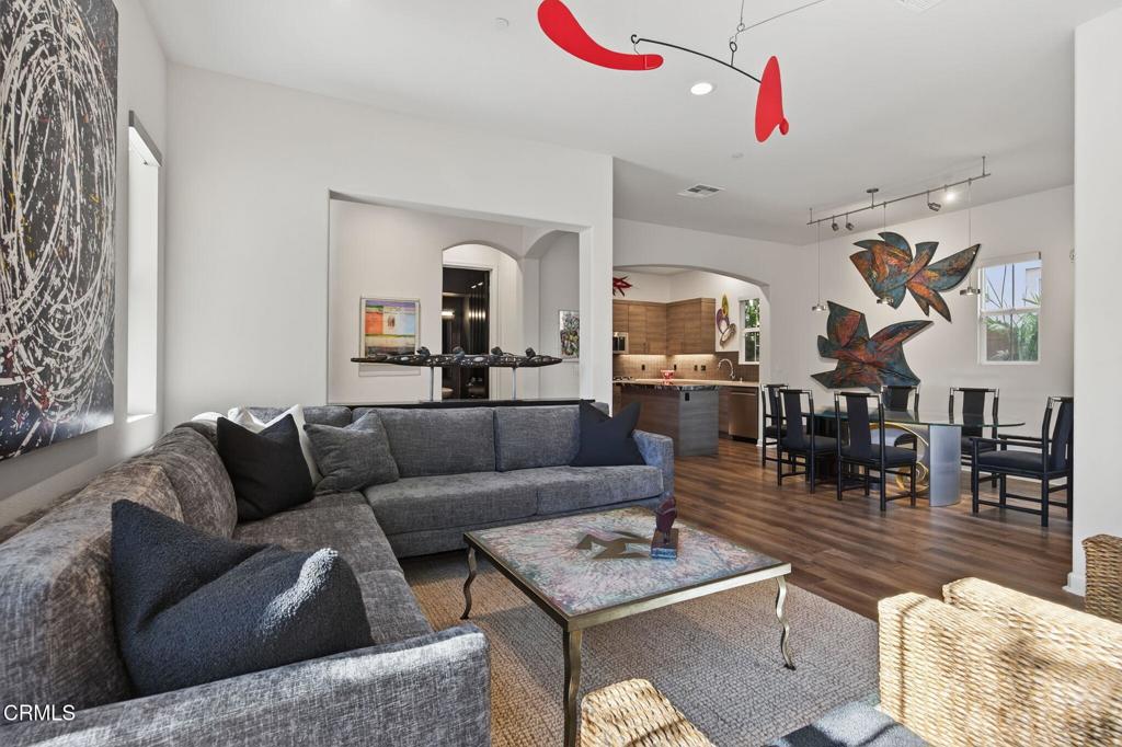 MLS #V1-33581 image #10