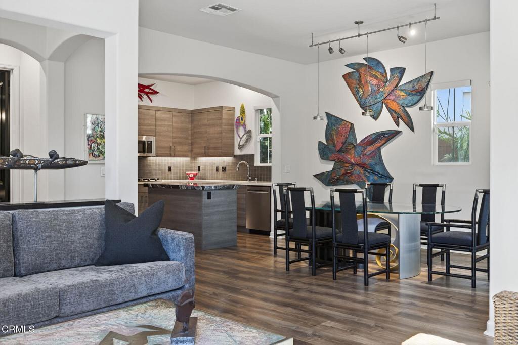 MLS #V1-33581 image #11