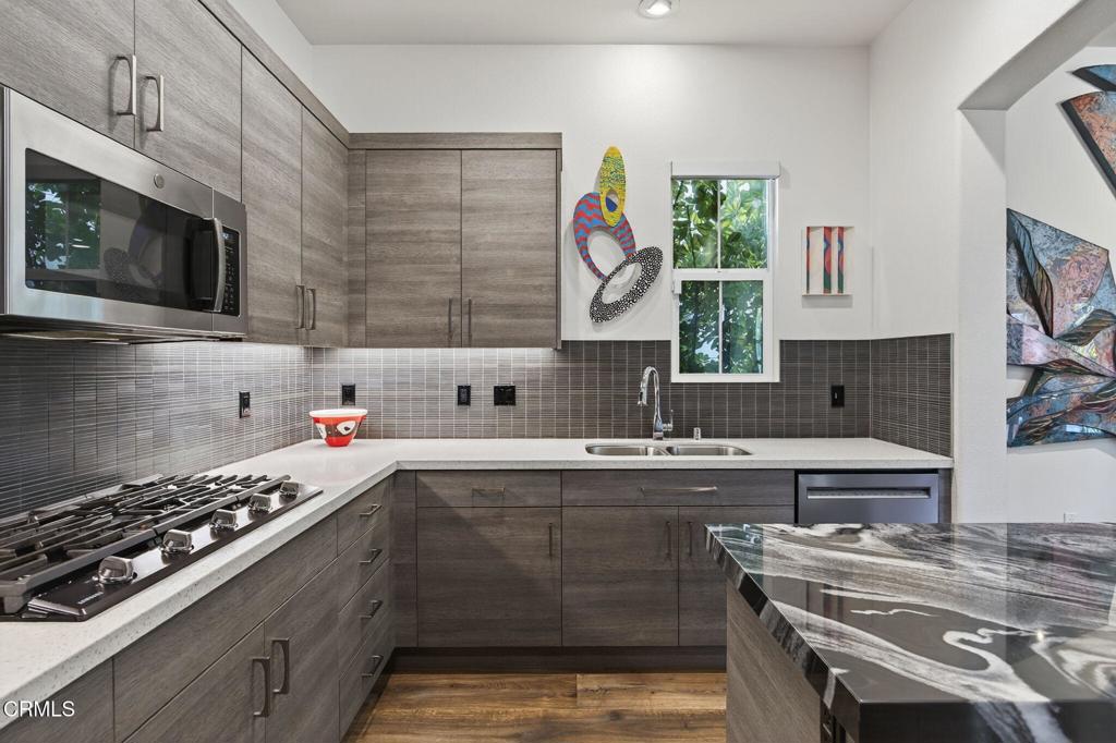 MLS #V1-33581 image #16