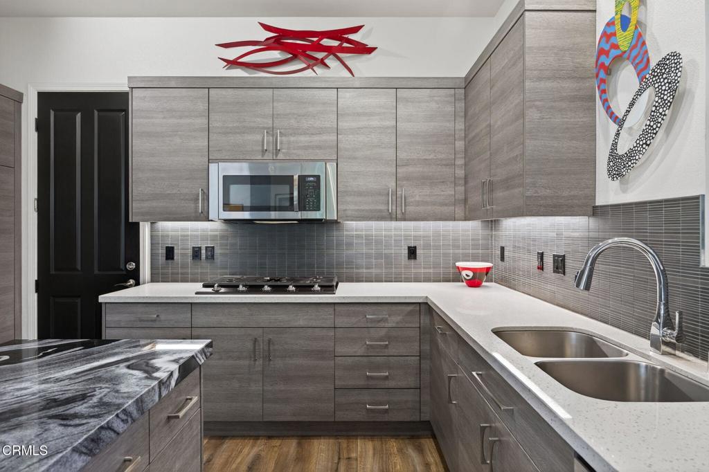 MLS #V1-33581 image #18