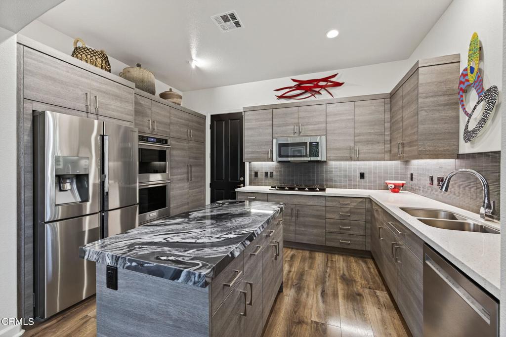 MLS #V1-33581 image #19